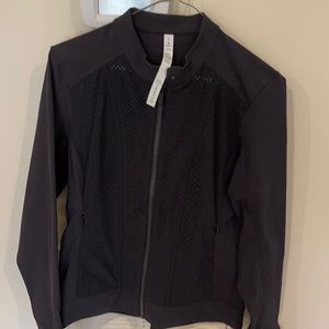 Lululemon Blk jacket like brand new!!